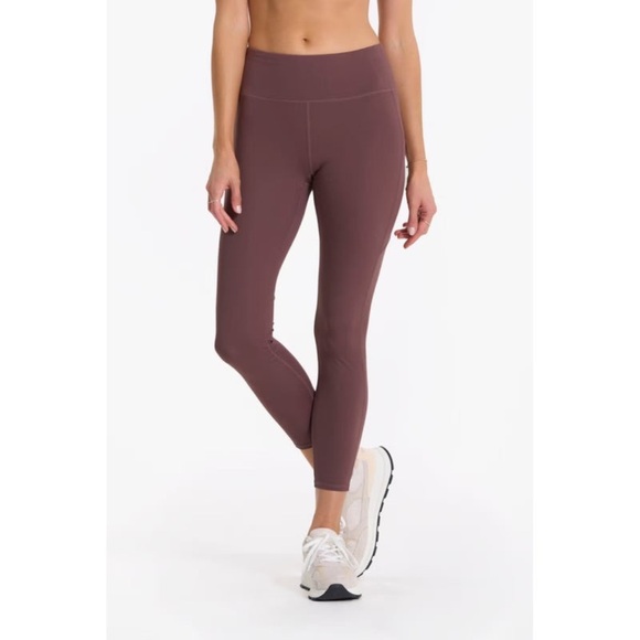 VUORI Stride Legging in Chestnut - Picture 1 of 6